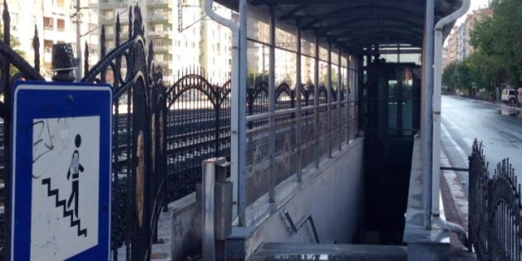 Alt geçitte kadın öğretmene taciz iddiası