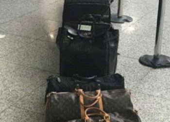 Bülent Ersoy, 40 Bavulla Hindistan’a Gitti