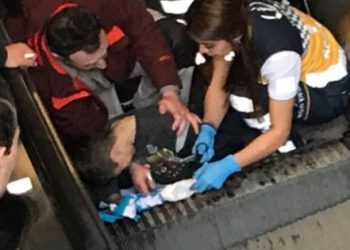 Metrobüs durağında korkunç kaza