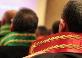 Rüşvet alan hakimi tutuklayan hakim tutuklandı!