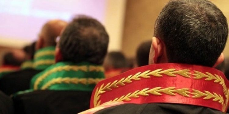 Rüşvet alan hakimi tutuklayan hakim tutuklandı!