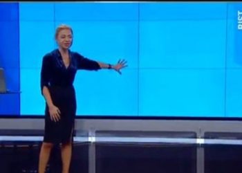 CNN Türk sunucusu Ebru Baki’nin canlı yayın kazası