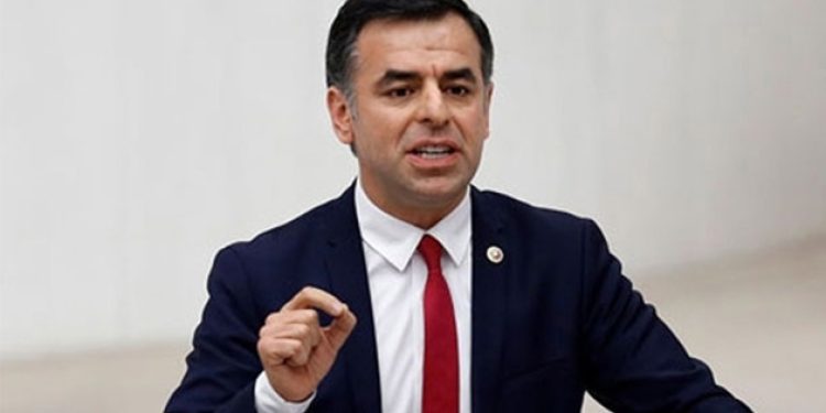 “12 günde 15 ihlal. Gazeteci kılıklı troller cellat gibi”