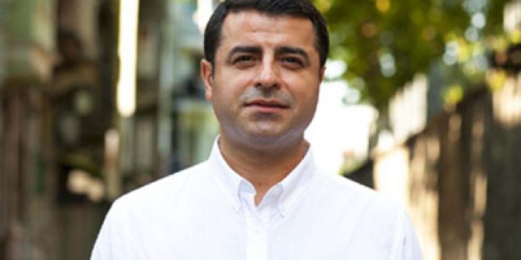 ’Açlık grevi yapmak zorunda olanların varlığı iktidarın içine düştüğü rezaleti açıklamaya yeter’