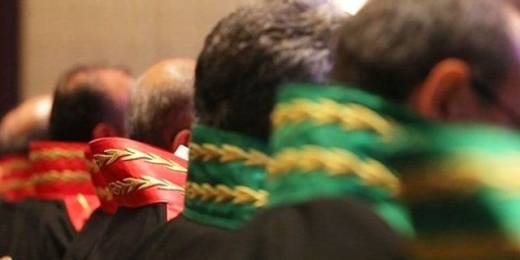 Şiirden hapis yatan Erdoğan şiir yasakçısına dönüştü