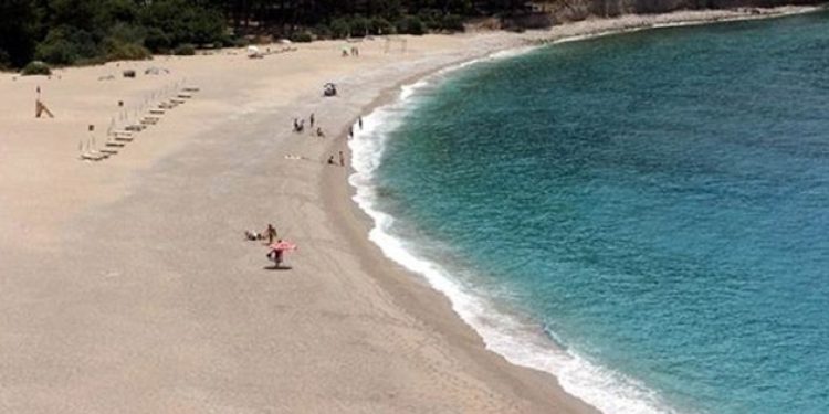 2016’da turist sayısı 10 milyon azaldı