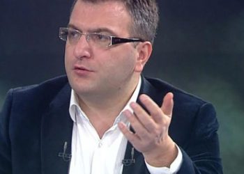 Cem Küçük: Nevşin Mengü bedel ödeyecek