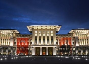 Örtülü, ‘gizli mal alımında’ patladı