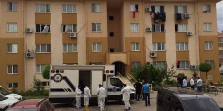 Evinde dinamit patlattı!
