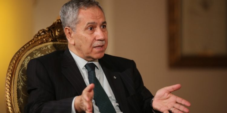 Bülent  Arınç’tan Erdoğan’a ve AKP’ye eleştiriler