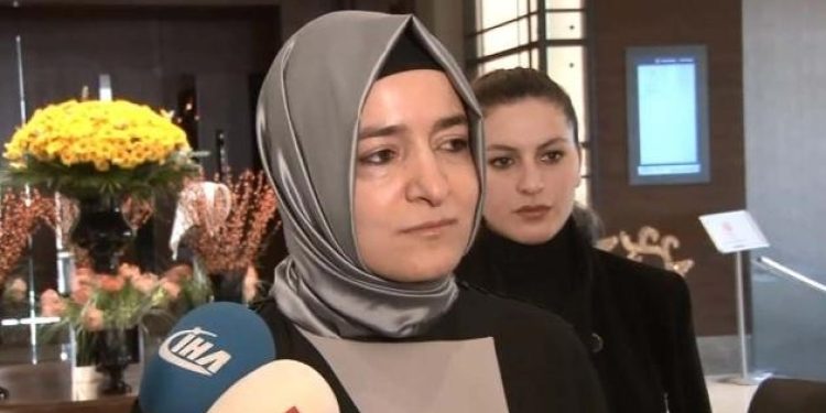 Bakan Kaya sınır dışı edilmemiş kendi ayrılmış