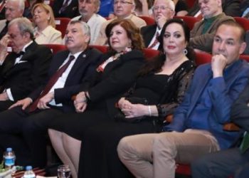 Selvi Boylum Al Yazmalım ağlattı