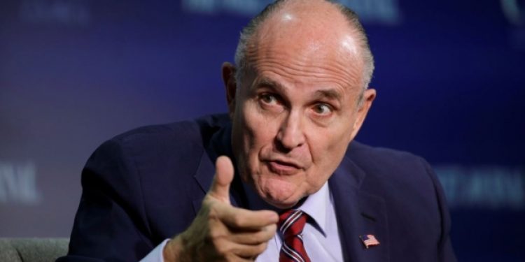 Türkiye Müslüman karşıtı avukatı tutmuş