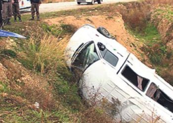Ankara’da öğrenci servisi devrildi