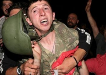 5 Günlük askeri darbeci diye yargılıyorlar!