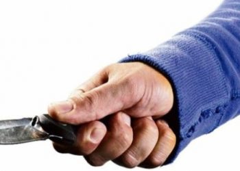 Kız çocuğu cep telefonu için babasını öldürdü!