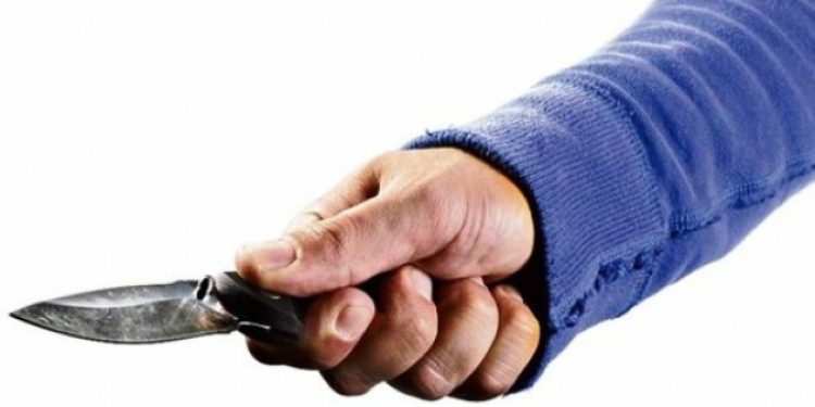 Kız çocuğu cep telefonu için babasını öldürdü!