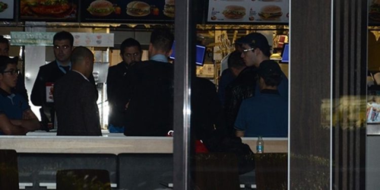 Kadıköy’de restortanda silahlı soygun!