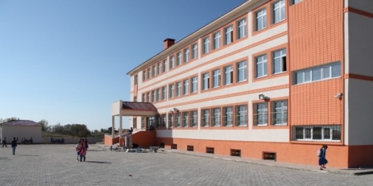 Ortaokulda örgütlü cinsel taciz