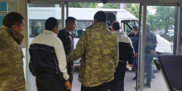 150 asker yemekten zehirlendi