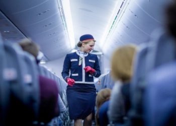 Hostese verilen not rötar yaptırdı