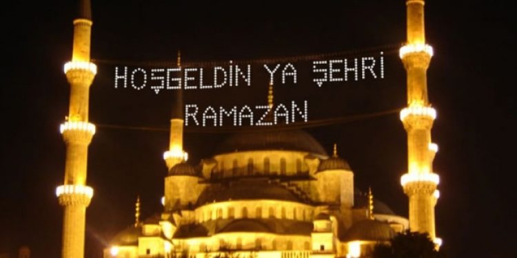 11 ayın sultanı Ramazan geldi, bu gece sahura kalkıyoruz