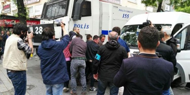 2 bin polis 1 adama karşı!