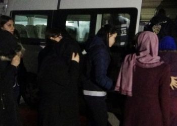 Üniversite öğrencilerine mezuniyette gözaltı!