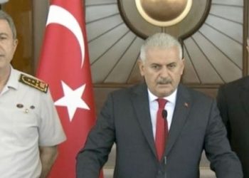 Hulusi Akar çelişkileri iyice büyüttü