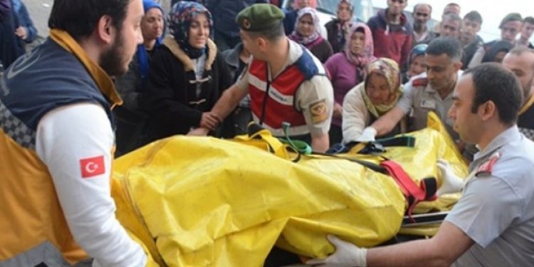 Madende mahsur kalan 2 işçinin cenazesine ulaşıldı