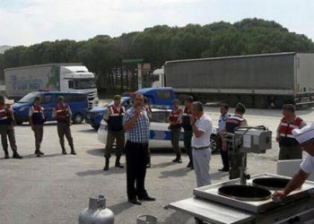 Yedikleri lokma yüzünden işlerinden oldular