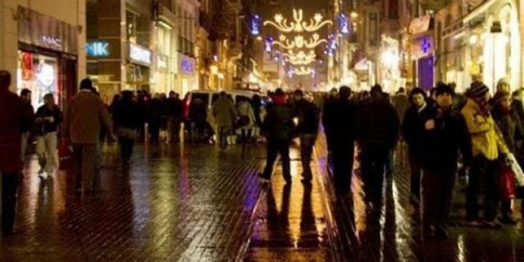 Genç kadına inşaatta tecavüz etti arkadaşını bıçakladı