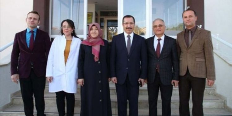 Tartışılan rektör kendini savundu: Başkaları da yaptı