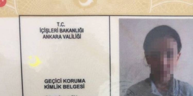 Mülteci kızlar Türkmen Derneği’nde peşkeş çekiliyor