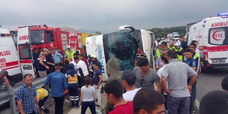 Askerleri taşıyan otobüs kaza yaptı: 47 yaralı