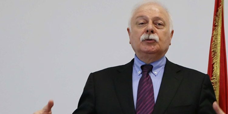 Demokrasi yoksa turisti unutun!