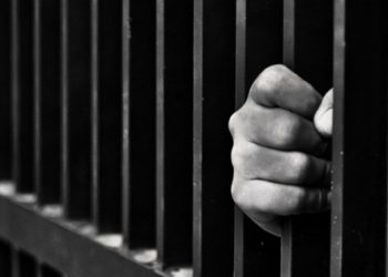 6 aylık bebeğiyle gözaltında