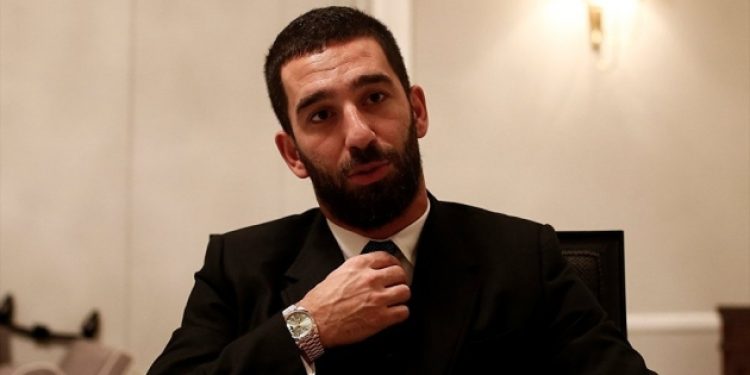 Arda Turan özel uçakla Umre’ye gitti