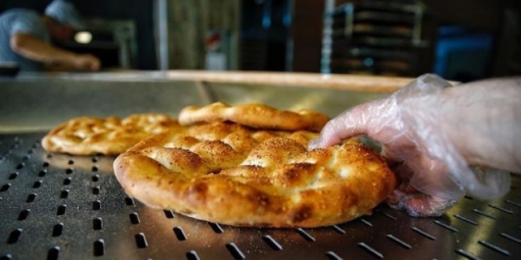 Ramazanda günde 3 milyondan fazla ekmek ve pide çöpe gidiyor