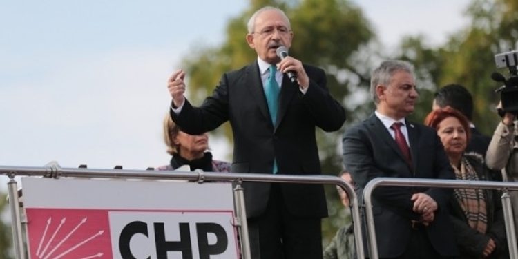 Valilikten CHP’nin yürüyüşüne askeri nizam