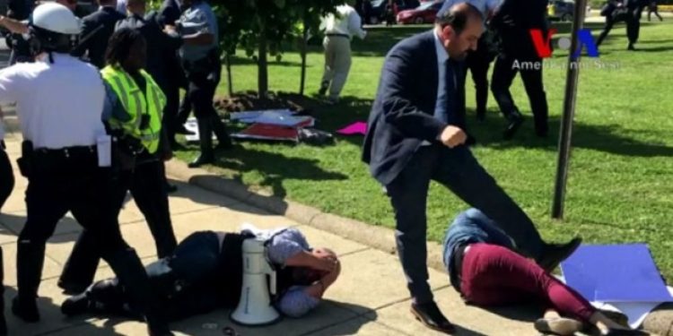 Erdoğan’ın dayak timinden iki kişi tutuklandı