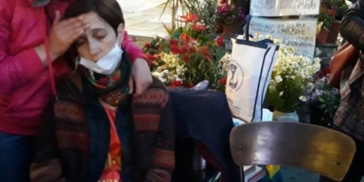 Nuriye Gülmen hücresini çizdi