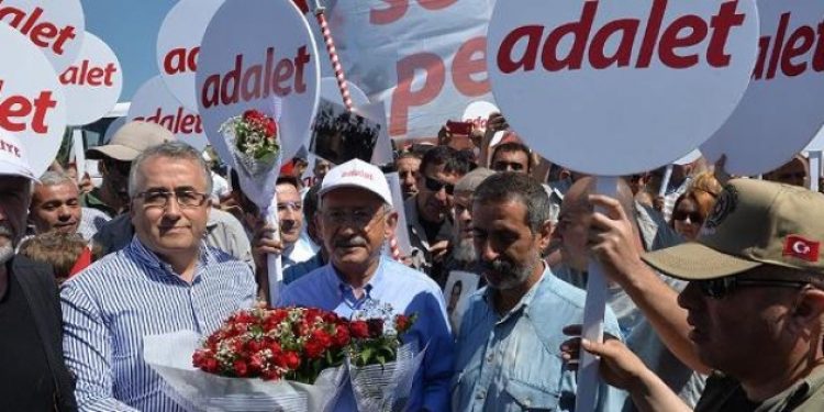 ‘Hayır’cılar Adalet yürüyüşünde birleşti!