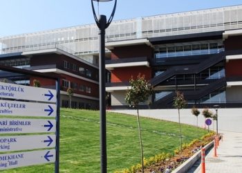 BBC kapatılan üniversitelerin öğrencileriyle konuştu