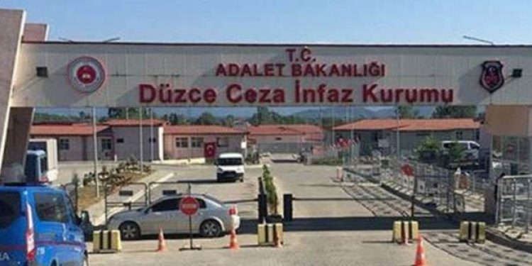 “OHAL var dilekçelerinizi yırtıp atıyorum”