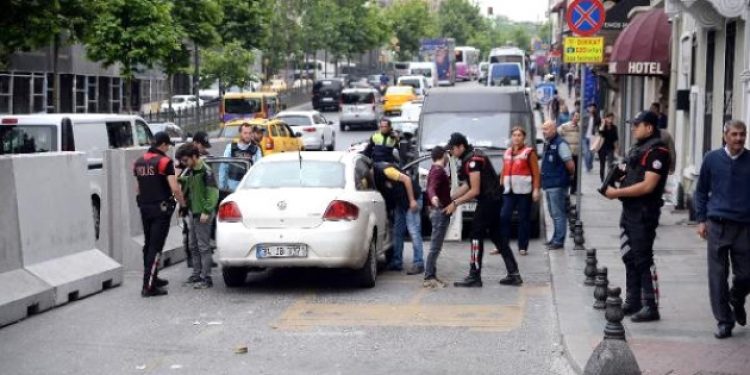 İstanbul’da giriş-çıkışlar tutuldu!