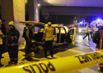 Diyarbakır’da polis aracı kaza yaptı: Ölü ve yaralılar var