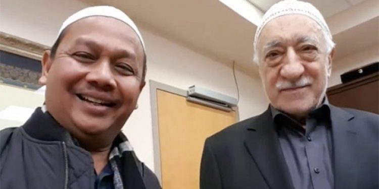 Fethullah Gülen Hocaefendi’nin ilk selfie videosu ve 2017 yılının ilk röportajı