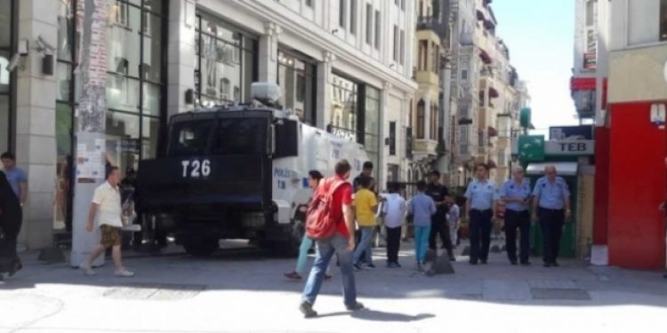 Onur Yürüyüşü öncesi Taksim’de polis ablukası