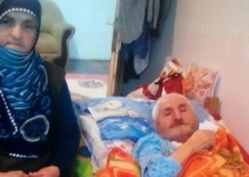 Felçli babanın iki oğlunu tutukladılar
